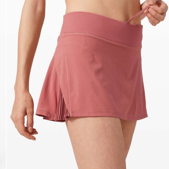 lululemon athletica Dresses & Skirts - Lululemon Play Off The Pleats Skirt *13" Sz 10